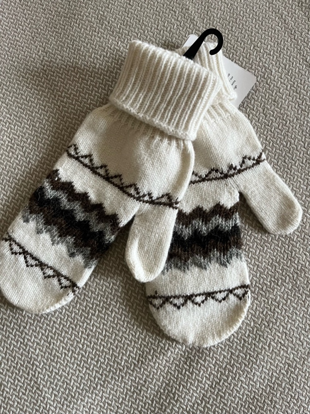 NWT Varma Ivory Print Mittens Icelandic Wool
